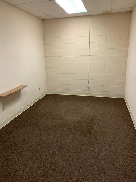 More Photos Of 33 Kenton Lands Rd, Erlanger Warehouse For Lease