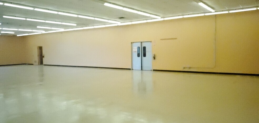 More Photos Of 3299 Lantana Rd, Crossville Freestanding For Lease