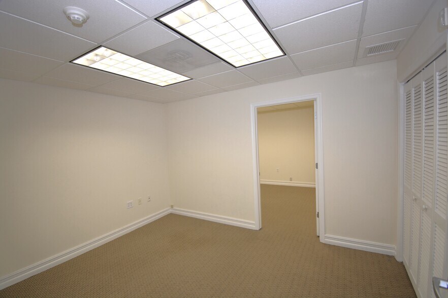 More Photos Of 7765 SW 87th Ave, Miami Office For Sale