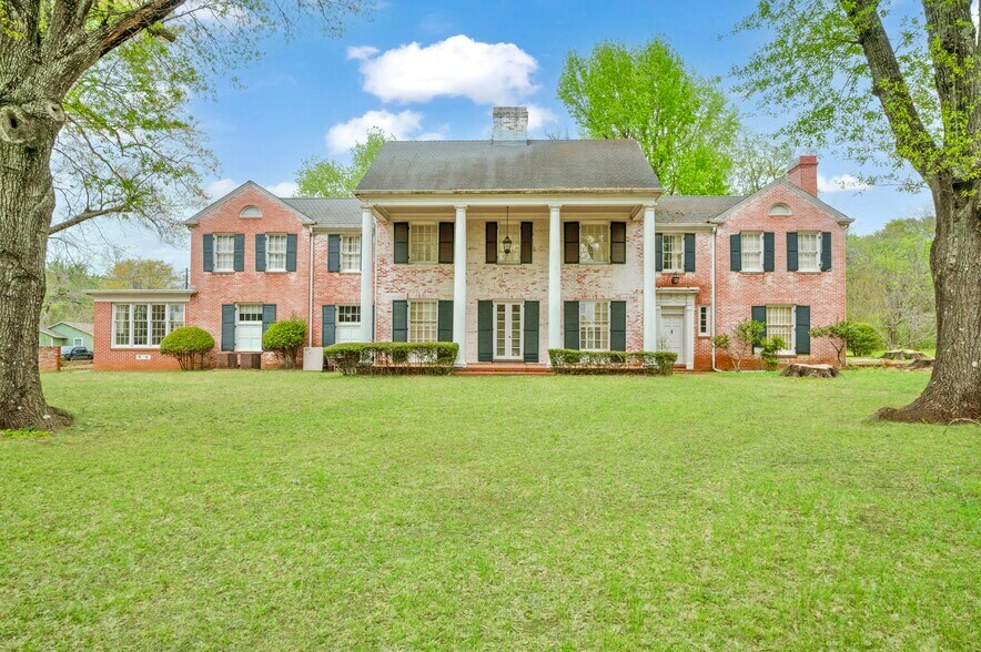 More Photos Of 600 Crockett Cir, Paris Specialty For Sale