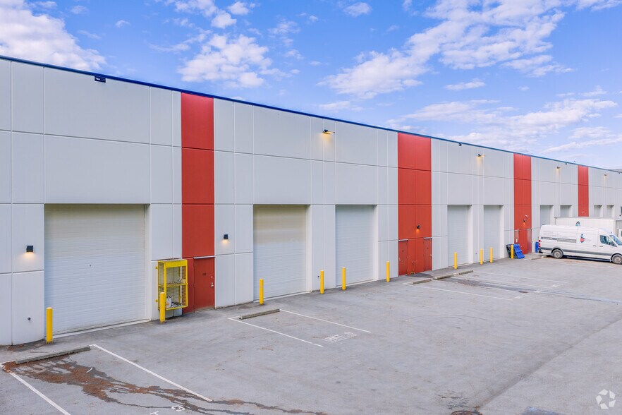 More Photos Of 3438 195 St, Surrey Warehouse For Lease