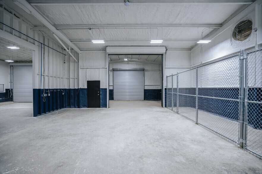 More Photos Of 2603 S Kaufman St, Ennis Industrial For Sale