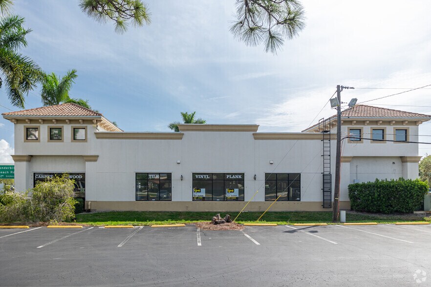 More Photos Of 877 N 91st Ave, Naples General Retail For Lease