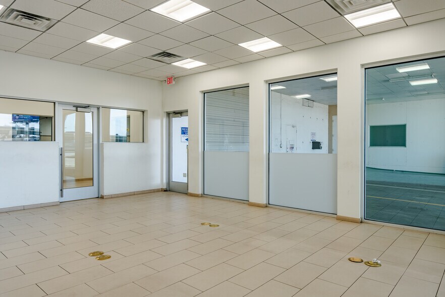 More Photos Of 19300 Northwest Fwy, Houston Auto Dealership For Sale