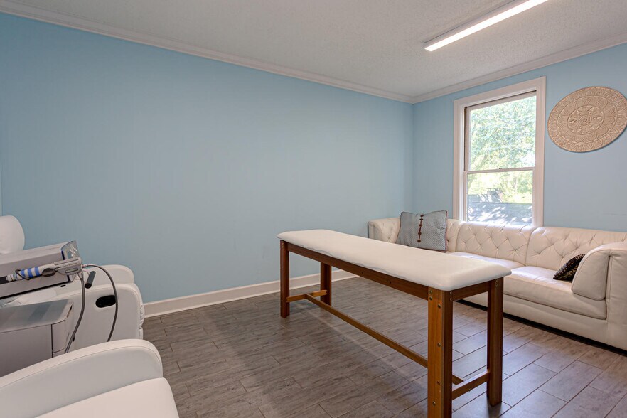 More Photos Of 3015-3025 Piedmont Rd NE, Atlanta Office For Sale