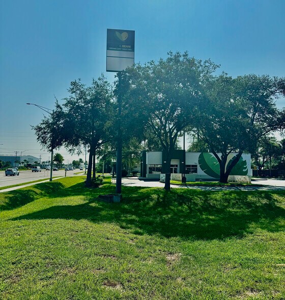 More Photos Of 14474 Beach Blvd, Jacksonville Fast Food For Lease