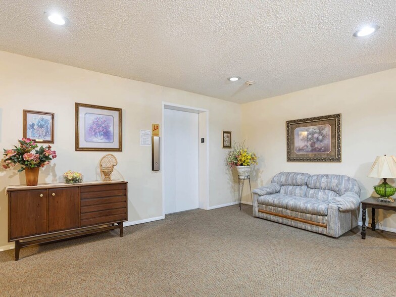 More Photos Of 100 Village Sq, Russellville Apartments For Sale