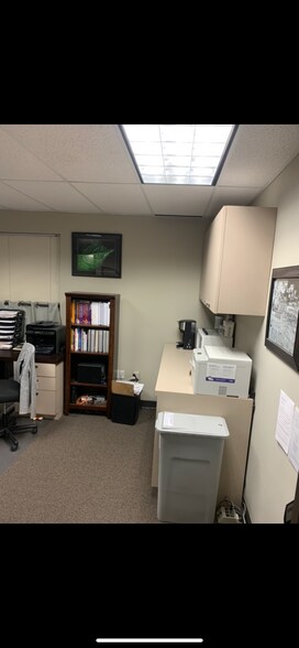 More Photos Of 1710 W Main St, Battle Ground Office For Lease
