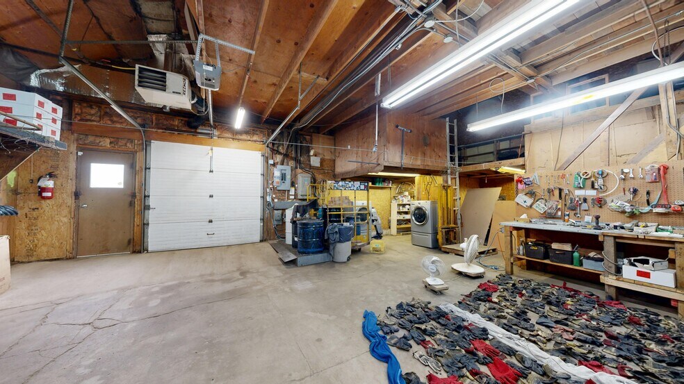 More Photos Of 4707 50 st, Stettler Service For Sale
