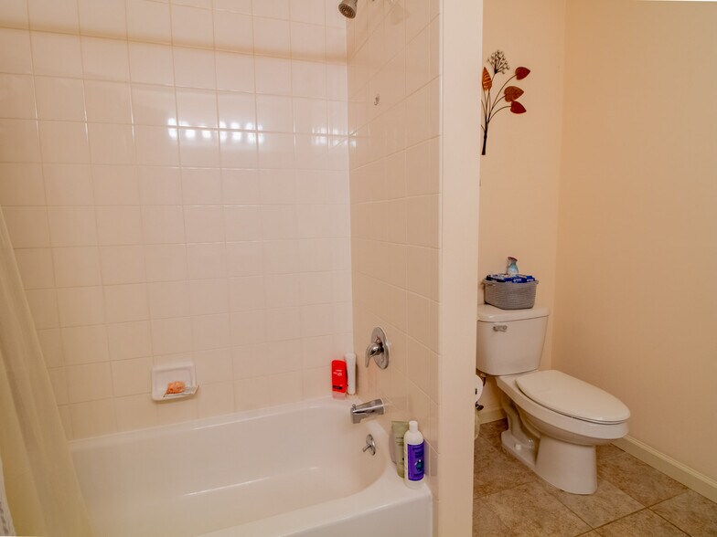 More Photos Of 1001-1005 Ann Ave, Saint Louis Apartments For Sale