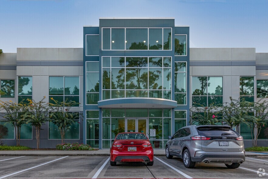 More Photos Of 15109 Heathrow Forest Pky, Houston Office For Sale