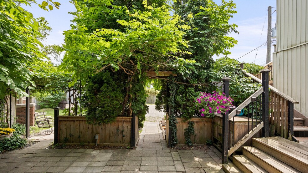 More Photos Of 4165 Tecumseh Rd E, Windsor General Retail For Sale