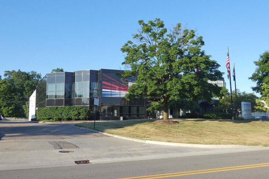 Primary Photo Of 1757 Northfield Dr, Rochester Hills Light Manufacturing For Sale