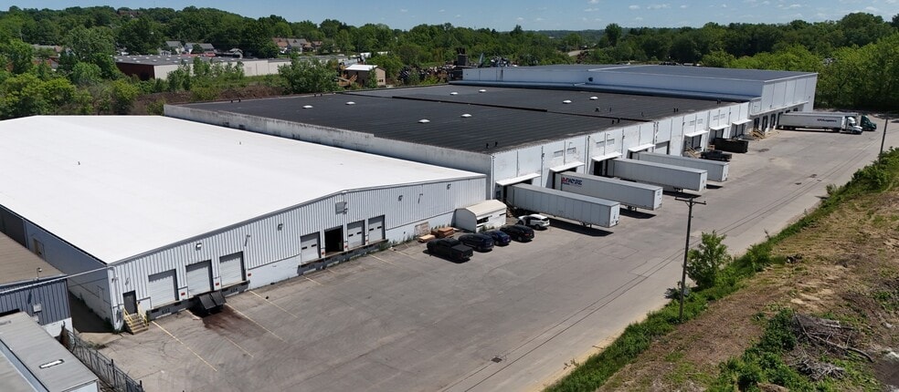 More Photos Of 820-830 Flora Ave, Akron Warehouse For Lease
