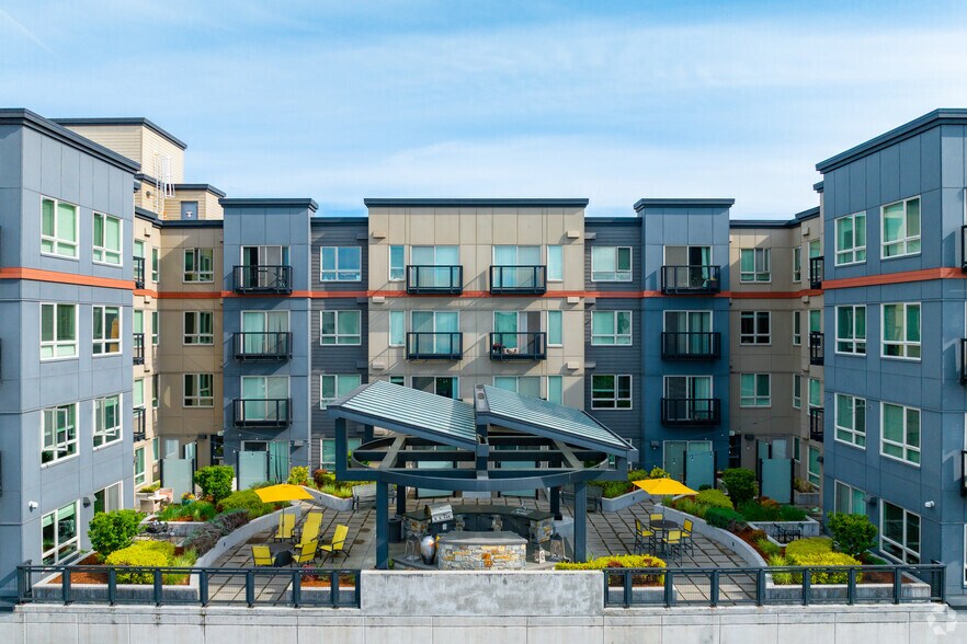 More Photos Of 2 E Main St, Auburn Apartments For Lease