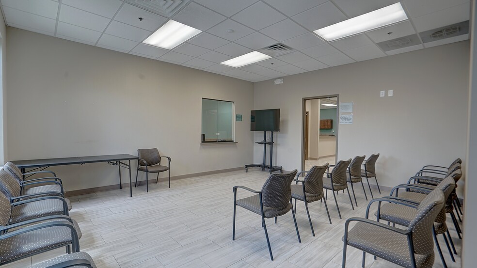 More Photos Of 3230 Interstate 30, Mesquite Medical For Lease