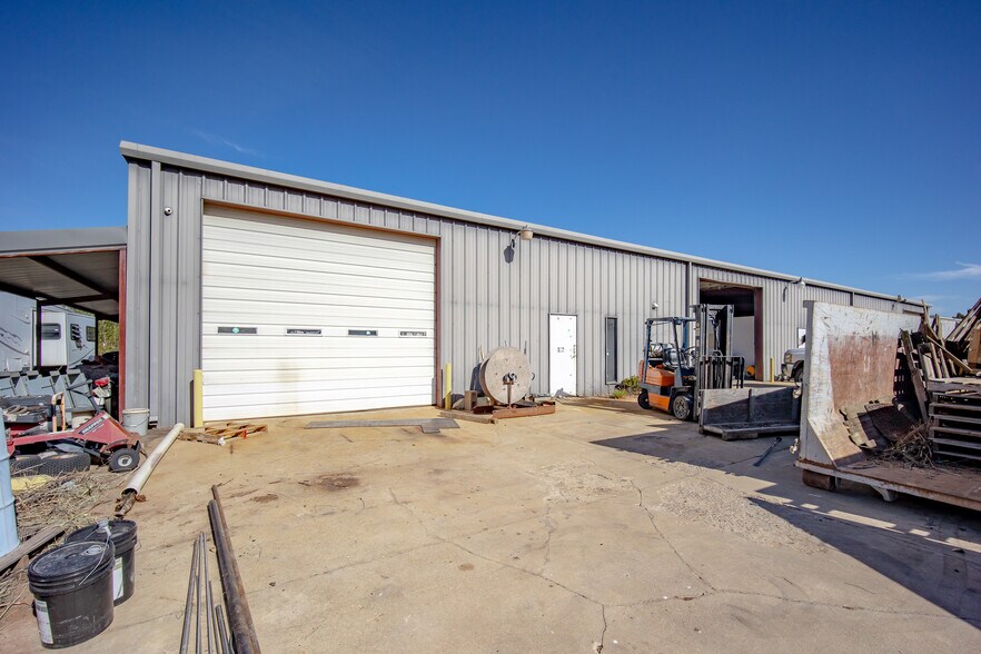 More Photos Of 319-323 NW 59th St, Oklahoma City Manufacturing For Sale