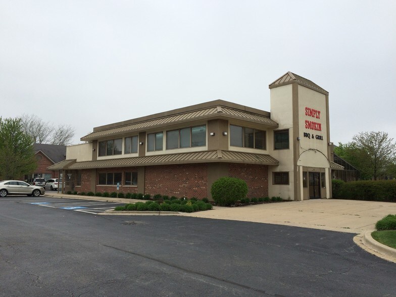 Primary Photo Of 10211 W Lincoln Hwy, Frankfort Restaurant For Lease