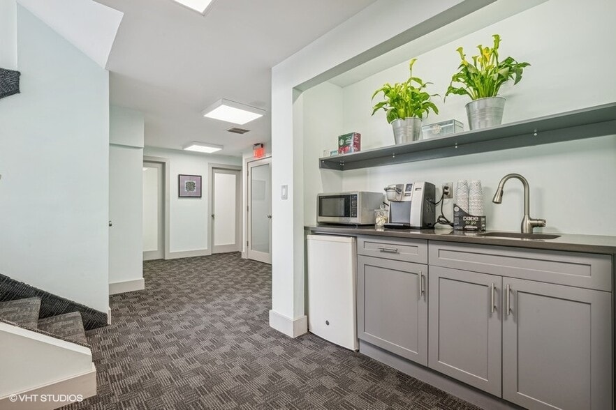 More Photos Of 1710 Hempstead Tpke, East Meadow Office For Sale
