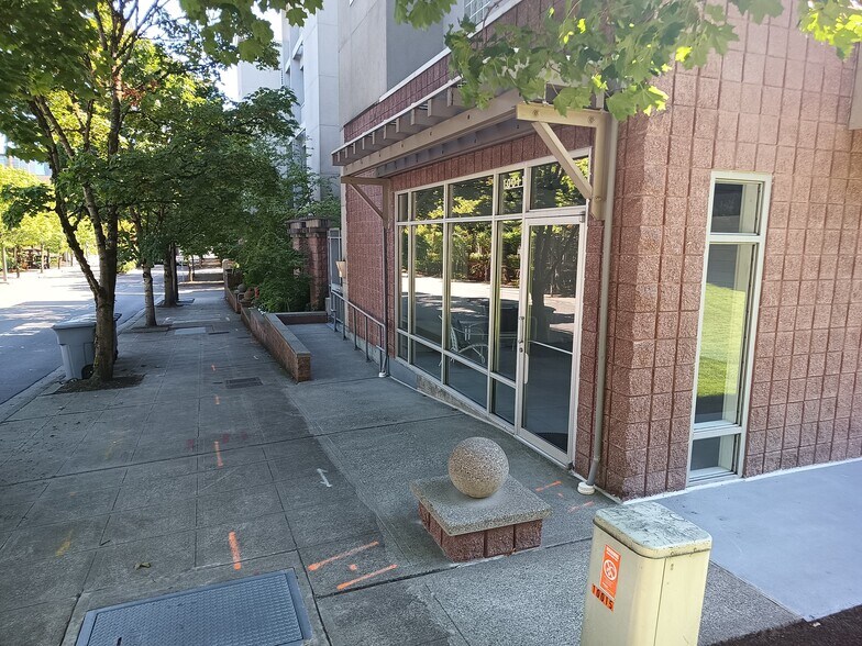 More Photos Of 10015 NE 4th St, Bellevue Office For Sale