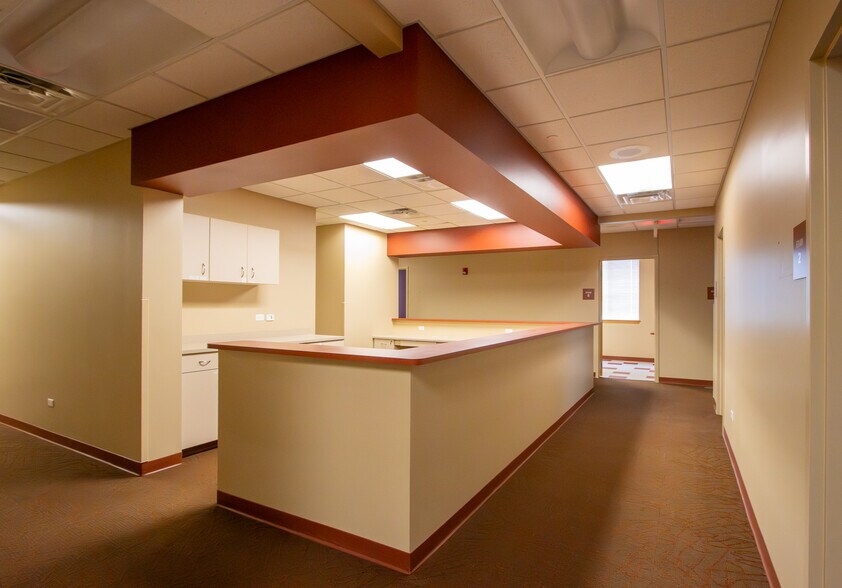 More Photos Of 204 E Prairie, Marengo Business Park For Lease