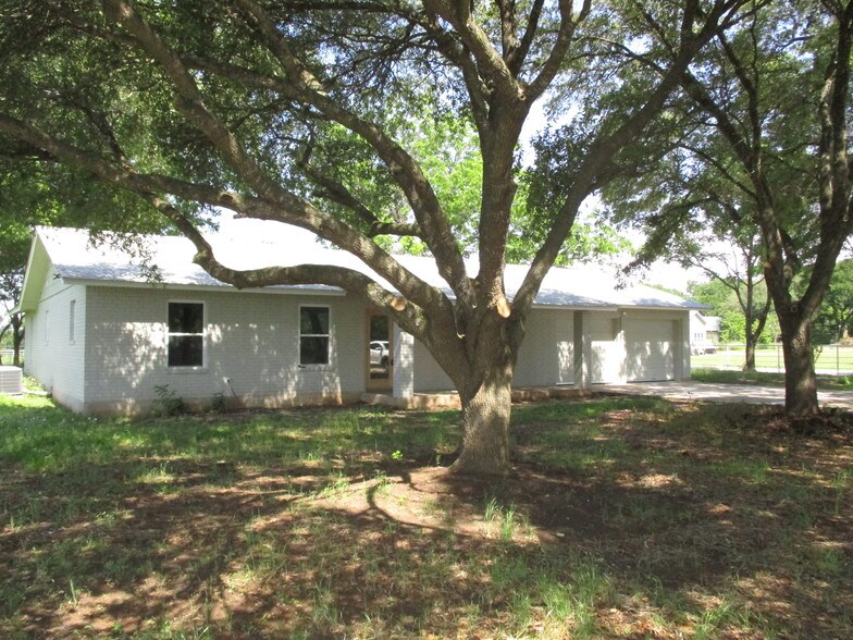 More Photos Of 12724 Lowden Ln, Manchaca Office Residential For Lease