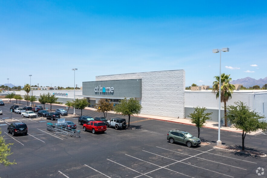 More Photos Of 5205-5285 E Broadway Blvd, Tucson Unknown For Lease