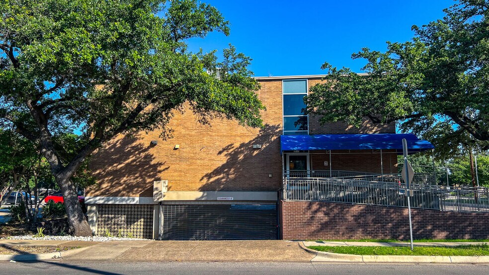 More Photos Of 3515 Swiss Ave, Dallas Medical For Lease