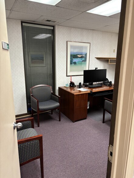 More Photos Of 155 Maple St, Springfield Medical For Sale