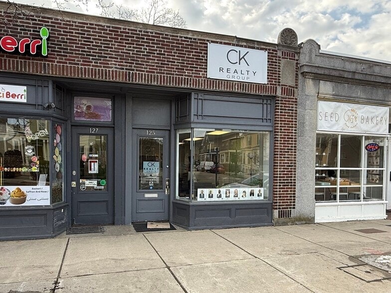 Primary Photo Of 125-135 Mount Auburn St, Watertown General Retail For Lease