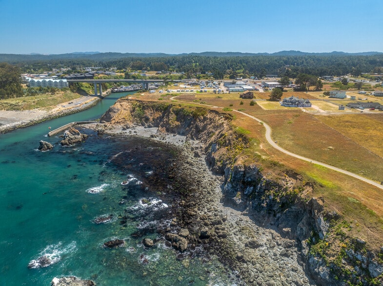 More Photos Of 19351 Del Mar Dr, Fort Bragg Specialty For Sale