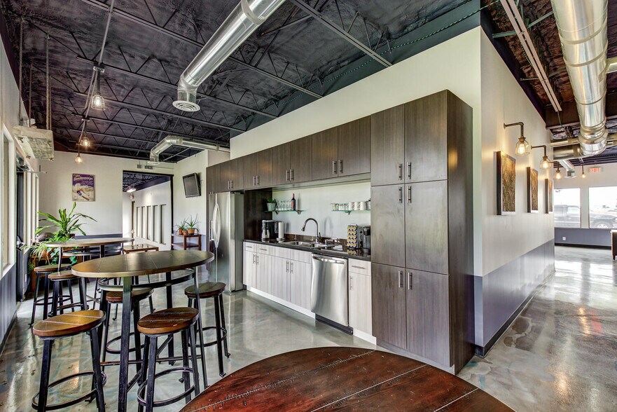 More Photos Of 6830 S Yosemite Ct, Centennial Office For Sale