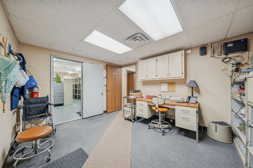 More Photos Of 985 Penn St, Brackenridge Medical For Sale