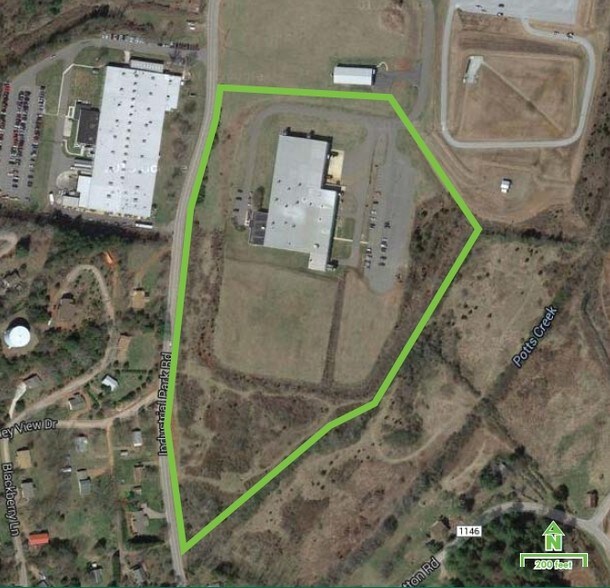 More Photos Of 324 Industrial Park Rd, Franklin Manufacturing For Lease