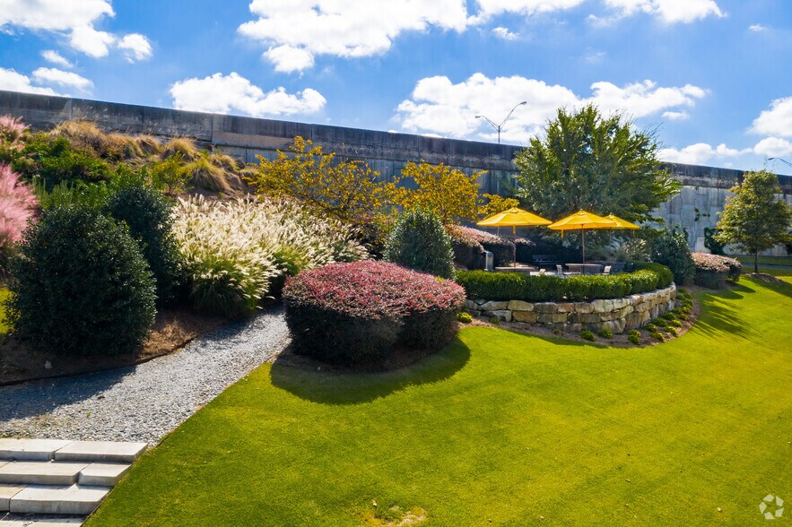 More Photos Of 430 Plasters Ave NE, Atlanta Unknown For Lease