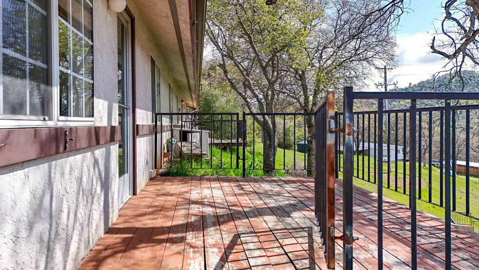 More Photos Of 5320 State Highway 49, Mariposa Office Residential For Sale