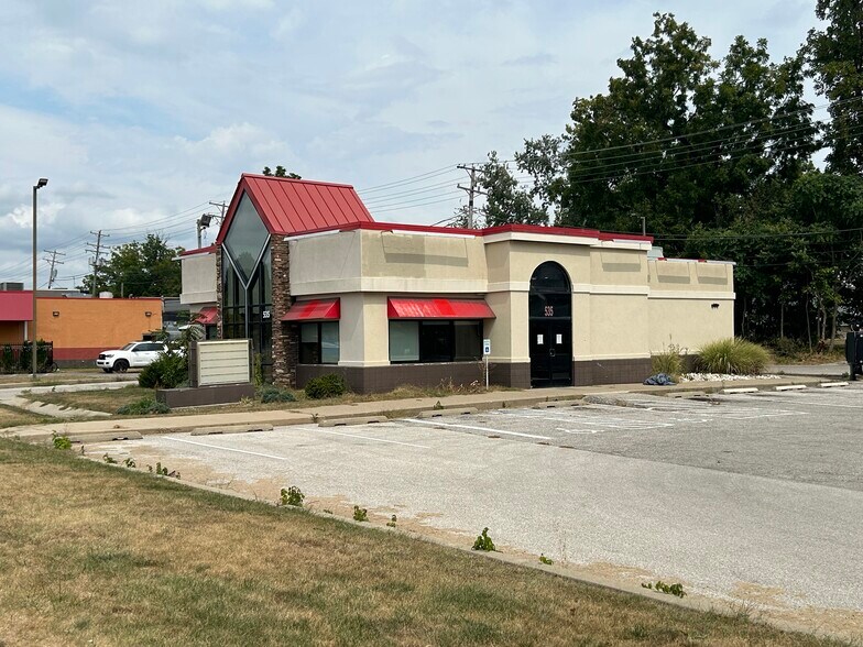 More Photos Of 535 S Walnut St, Bloomington Fast Food For Sale