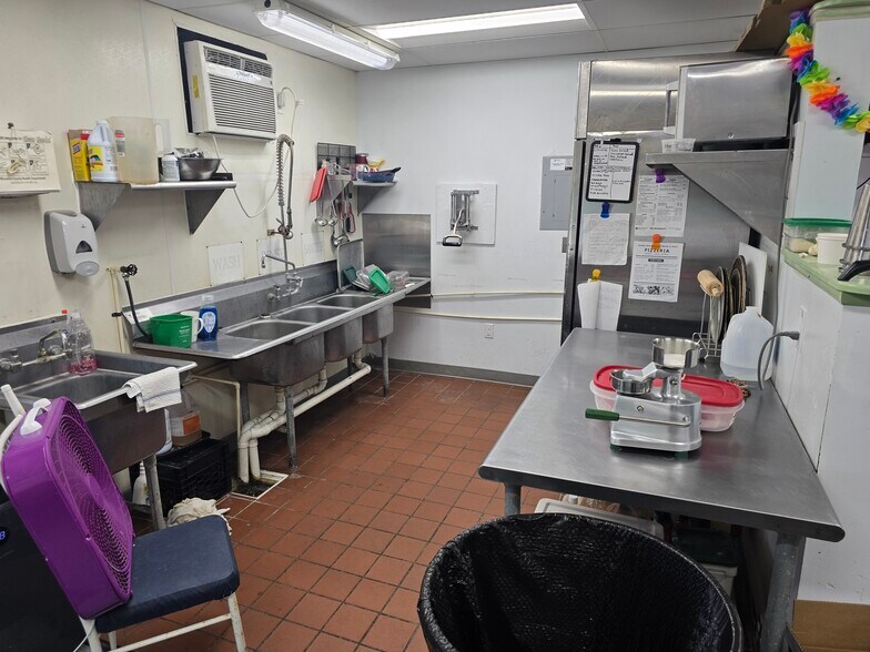 More Photos Of 20835 Nanticoke Rd, Bivalve Convenience Store For Sale