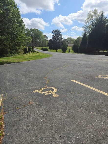 More Photos Of 1360 Fisher Ferry St, Thomasville Specialty For Sale