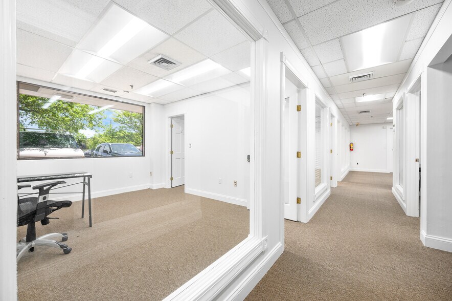 More Photos Of 55 Accord Park Dr, Rockland Office For Lease