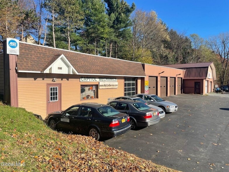 More Photos Of 152 Speigletown Rd, Troy Auto Repair For Sale