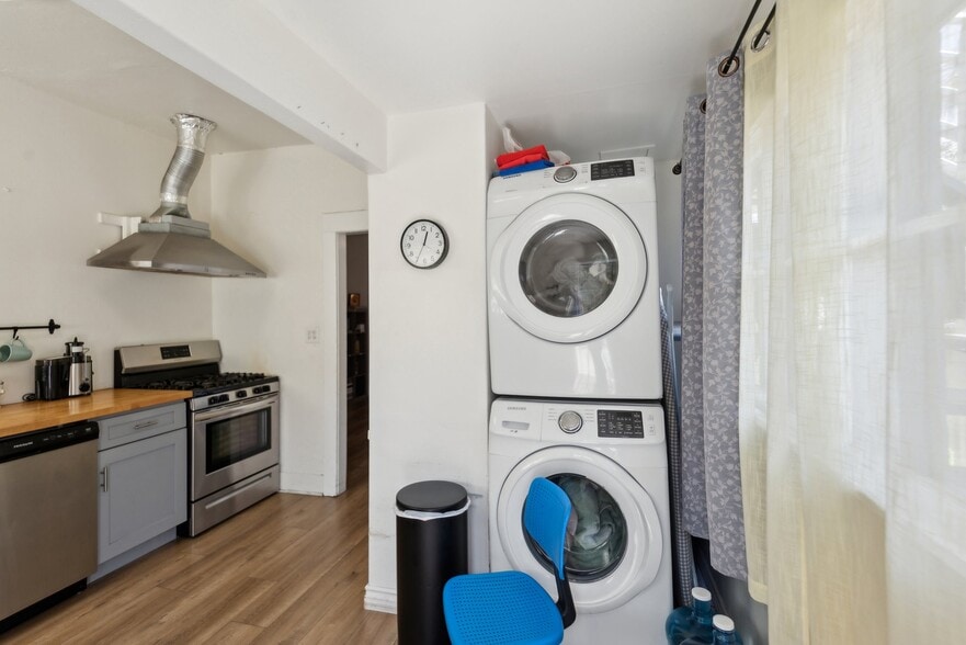 More Photos Of 426 Ivy St, Glendale Apartments For Sale