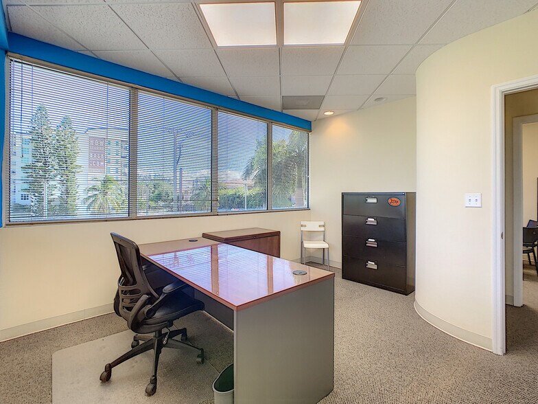 More Photos Of 777 SE 20th St, Fort Lauderdale Loft Creative Space For Lease