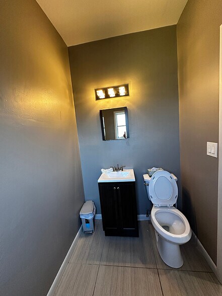 More Photos Of 1010 W Elizabeth Ave, Linden Warehouse For Lease