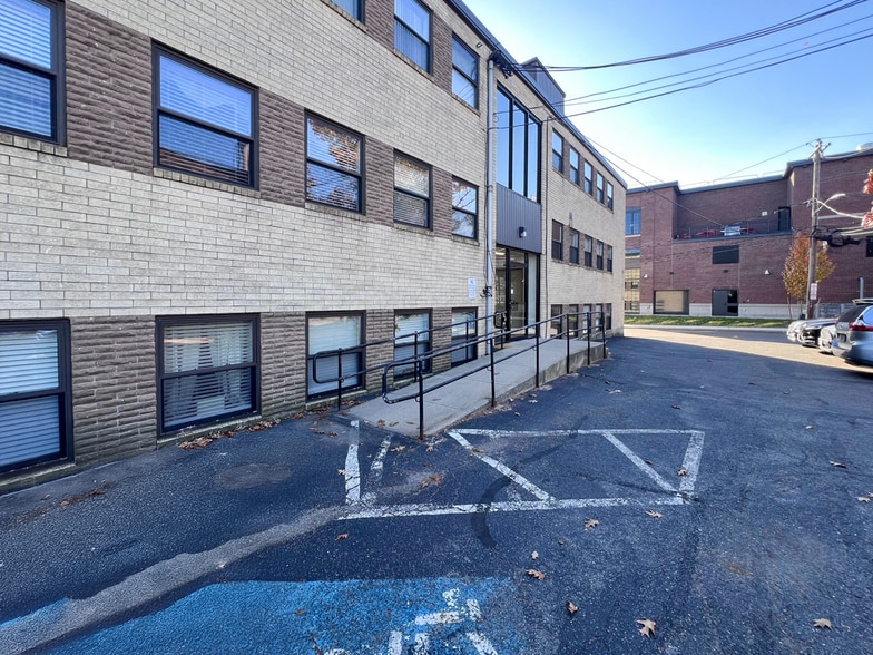 More Photos Of 515 Providence Hwy, Dedham Office For Lease