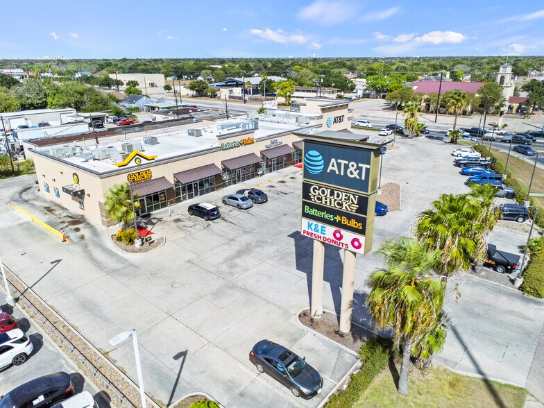 More Photos Of 3138 S Padre Island Dr, Corpus Christi Storefront For Lease