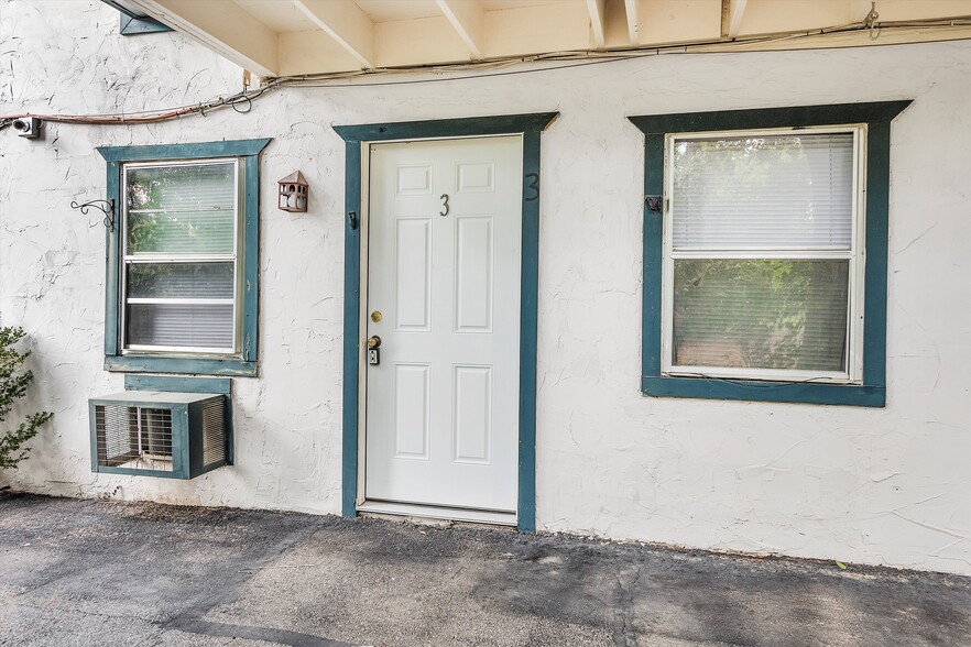 More Photos Of 1107 Palestine St, Conroe Apartments For Sale