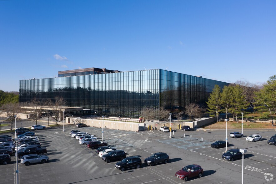 More Photos Of 101 Crawfords Corner Rd, Holmdel Office For Lease