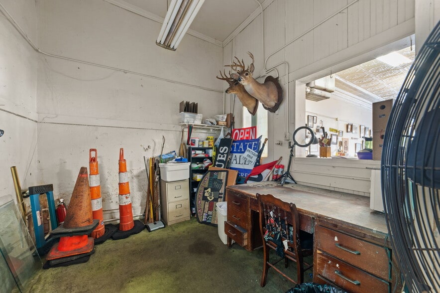 More Photos Of 115 N Queen St, Kinston General Retail For Sale