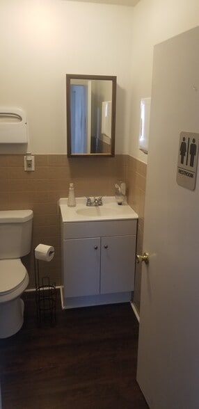 More Photos Of 725 S 6th St, Las Vegas Office For Lease